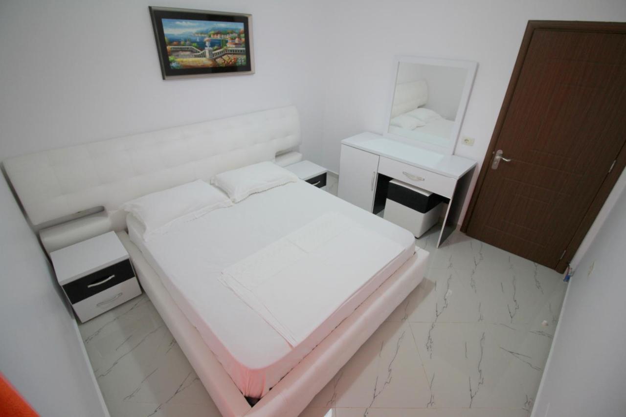 Klajdi Apartaments Sarandë 外观 照片