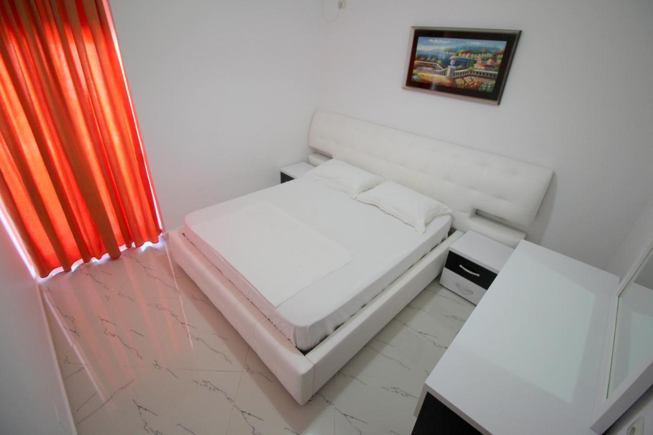 Klajdi Apartaments Sarandë 外观 照片