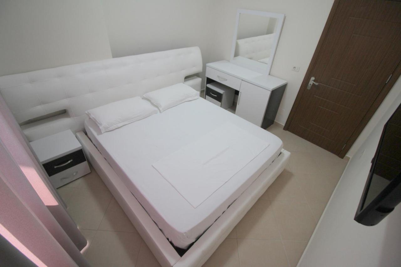 Klajdi Apartaments Sarandë 外观 照片