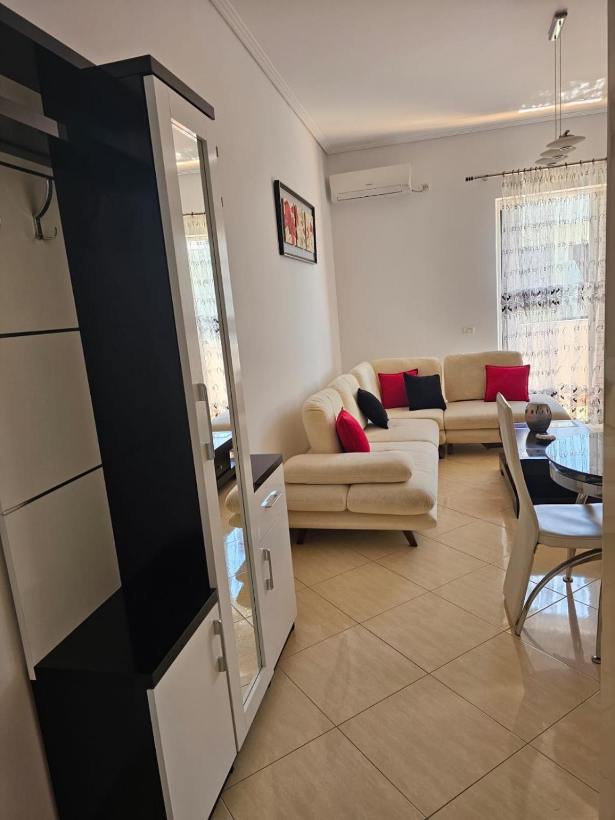 Klajdi Apartaments Sarandë 外观 照片