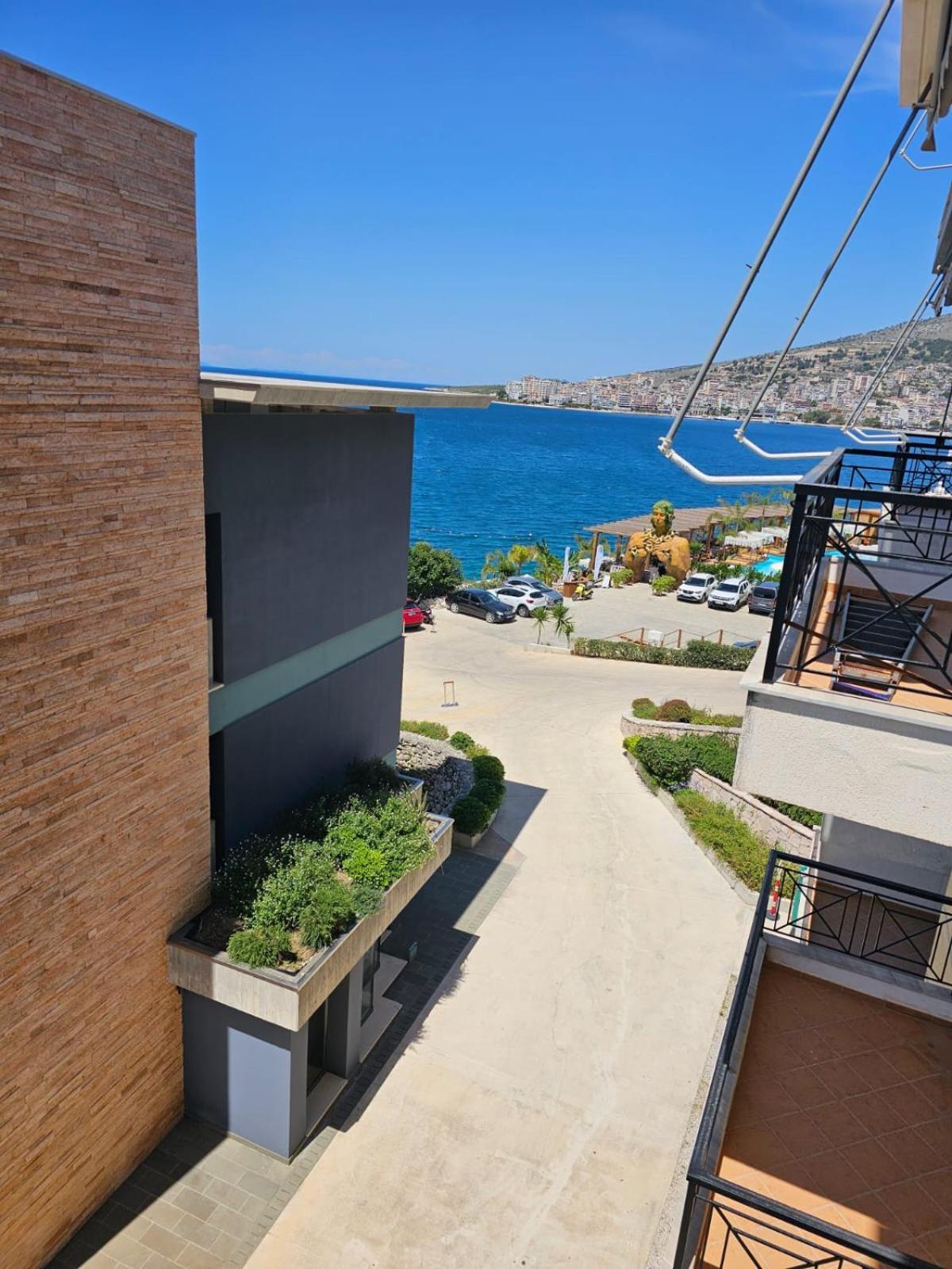 Klajdi Apartaments Sarandë 外观 照片