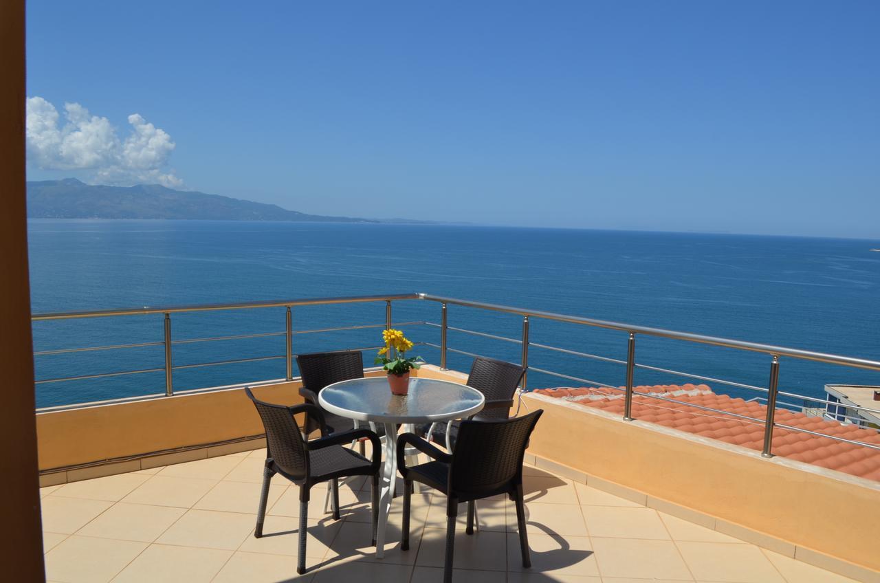 Klajdi Apartaments Sarandë 外观 照片